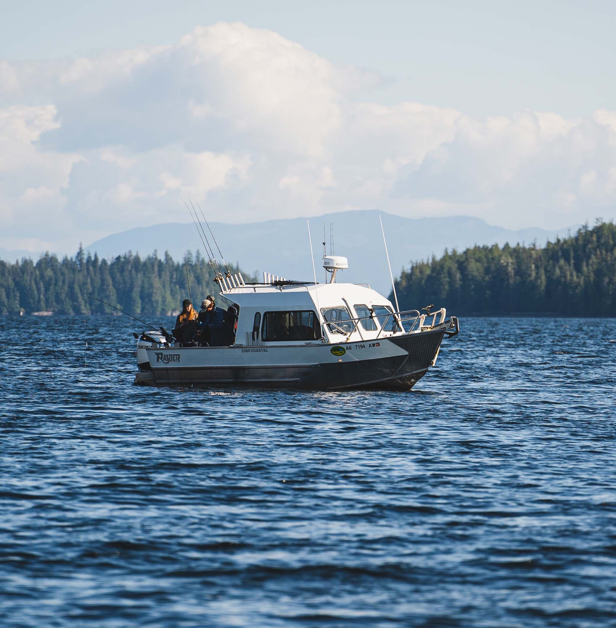 24 ft. Cabin Cruiser: Private Charter